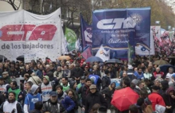 Contra el ajuste: las CTA y movimientos sociales marchan a Plaza de ...