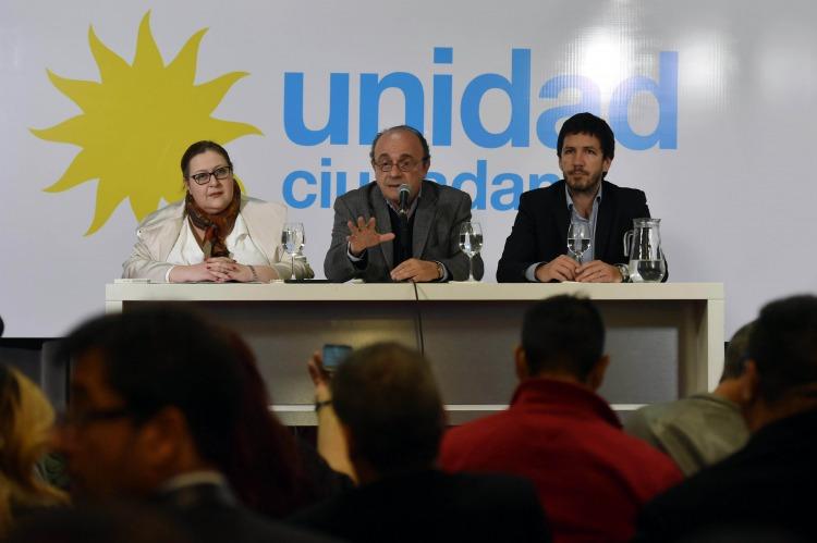Cristina reclama que se cuenten todos los votos en Buenos Aires Cristina reclama que se cuenten todos los votos en Buenos Aires