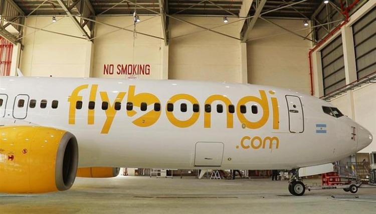 Flybondi: Por fallas en el motor, pasajeros quedaron varados