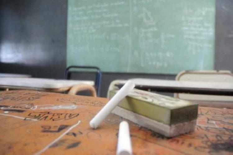 Ordenan devolver descuentos a los docentes bonaerenses