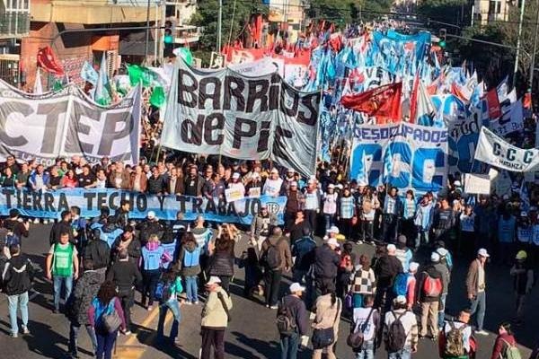 Los movimientos sociales cedieron y levantaron las medidas de fuerza ...
