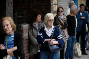 Foto de Tras la resolucin del nuevo valor de la movilidad jubilatoria, el Gobierno confirm que otorgar un bono a jubilados en junio