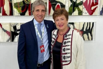 Foto de "Thank you team!!": Caputo agradeció el respaldo del FMI a las nuevas medidas del BCRA