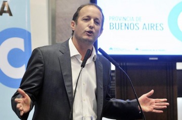 Insaurralde volvi&oacute; a apoyar a Scioli y afirm&oacute; que nunca se fue del FPV