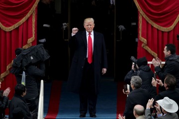 Foto de 25 estados demandan a Trump por sus nuevos aranceles tras el fallo de la Corte Suprema