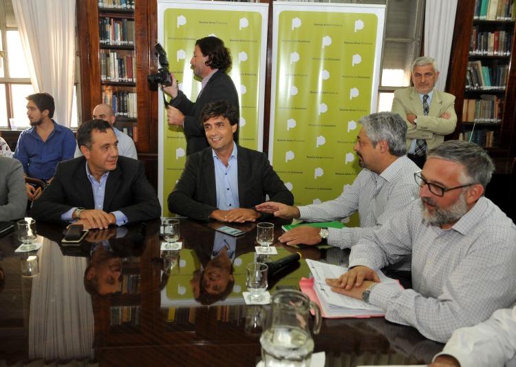 Sobre la derecha, Villegas, el ministro de Vidal que va por los gremios 