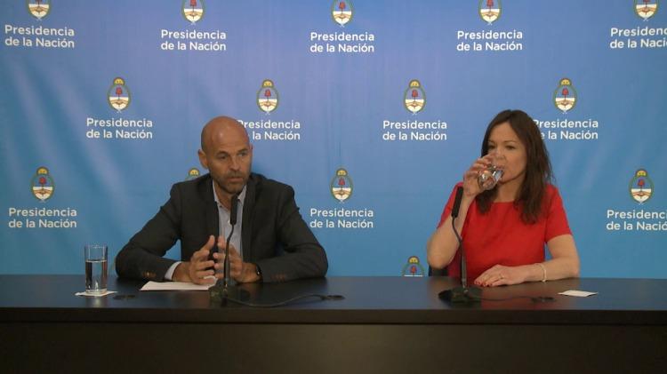 Insólito: el Gabinete se juntó a analizar una operación de periodistas