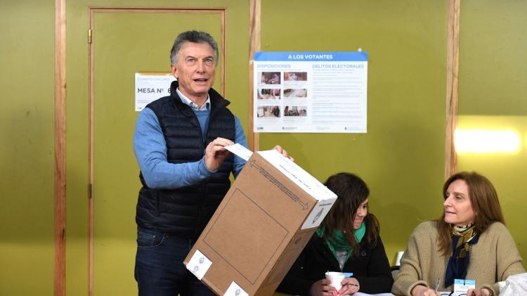 El redactor del libro de Macri adelantó que Mauricio "no será candidato