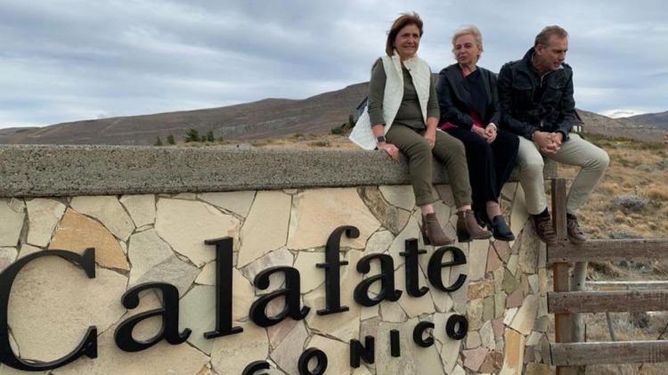 Provocadora Patricia Bullrich Salto La Tranquera Del Hotel Alto Calafate Para Promocionar Su Libro Poltica Argentina