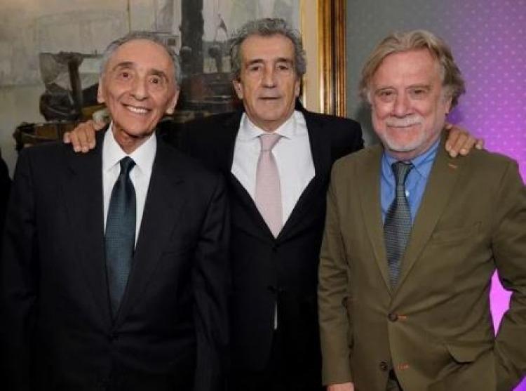 Héctor Magnetto acompañado por Ricardo Roa y Ricardo Kirschbaum