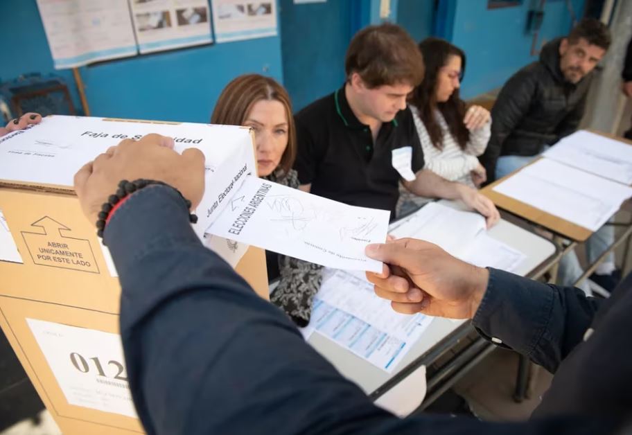 Quiénes son los intendentes bonaerenses que no lograrán la reelección