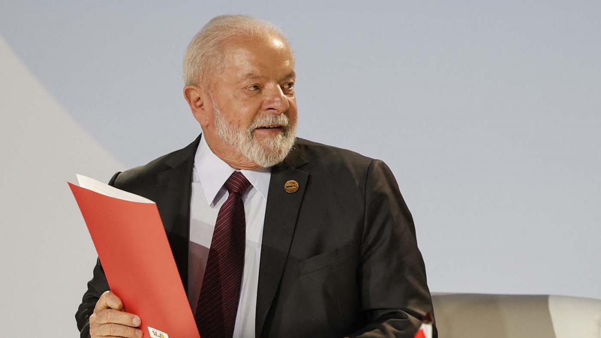 Brasil:  Lula Da Silva fue internado para una operación programada