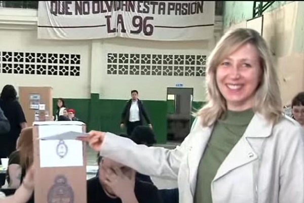 Myriam Bregman votó en el Colegio Don Bosco: "Lo más importante es que todos voten según sus convicciones"
