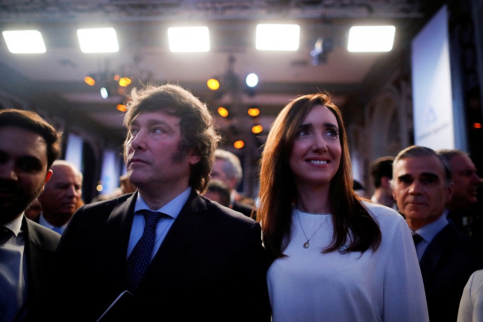 Senado: con la presión de UXP, Villarruel firmó y el jueves puede empezar a caer el DNU de Milei