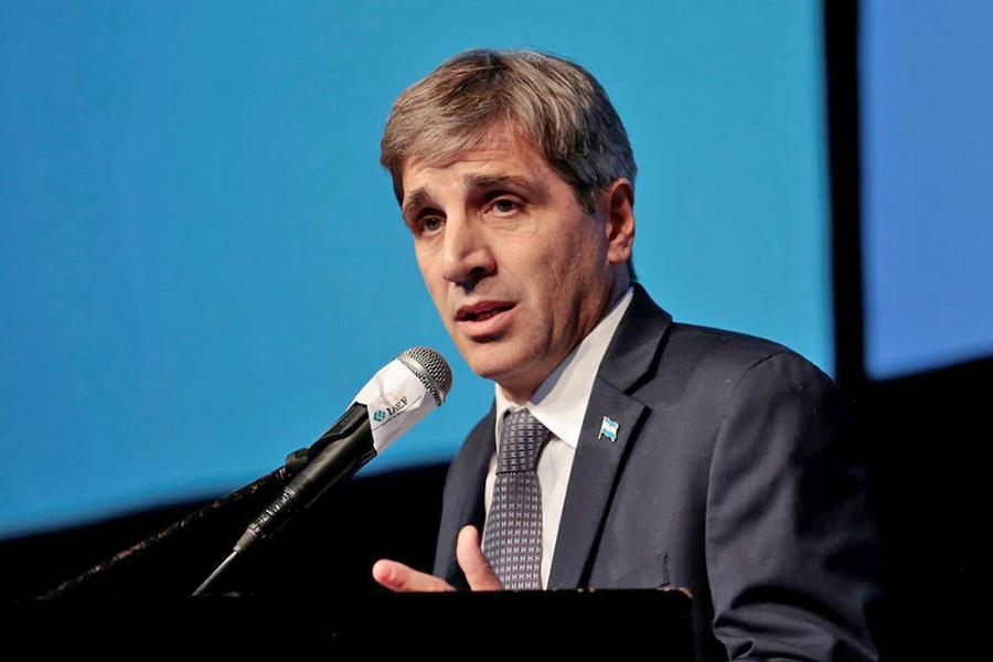 Luis Caputo defendió el plan económico y descartó devaluar