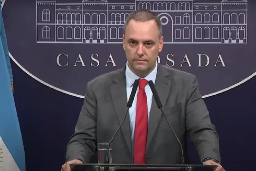 El Gobierno anunció la desclasificación de los archivos de la SIDE sobre el accionar de la dictadura