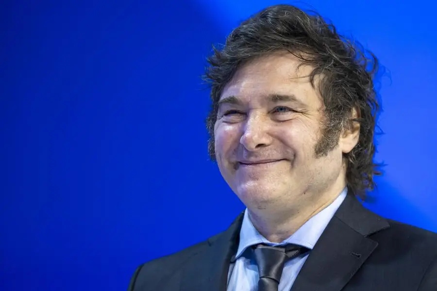 Grosero apriete de Milei al campo: "En junio vuelven las retenciones, así que mejor que se apuren a liquidar"