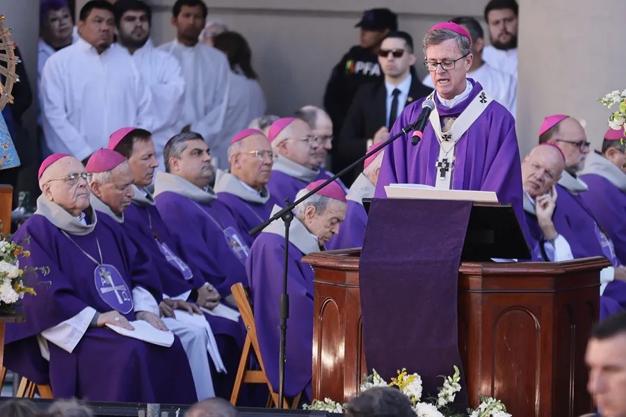 García Cuerva sobre el Papa Francisco: "Él decía que no tengan miedo de llorar"