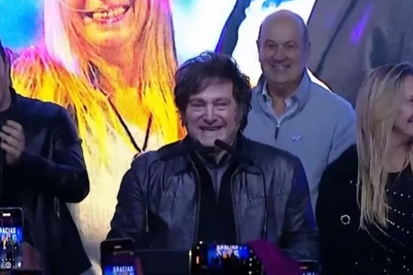 Milei celebró el triunfo de Adorni: "Hoy se pintó de violeta el bastión amarillo"