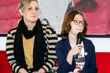 La defensa de Ian Moche apeló al fallo que favorece a Javier Milei y que determinó el cierre de la causa en su contra