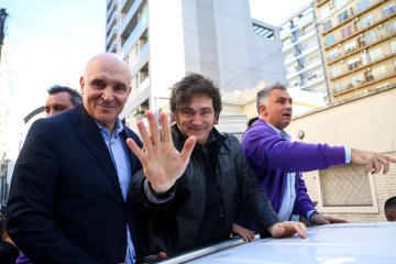 Tras los disturbios en el Conurbano, Corrientes y Junín, Milei cerrará la campaña bonaerense en Moreno