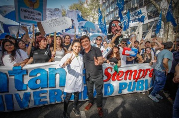 Espinoza en la Marcha Federal Universitaria: La Educación es un derecho de todos argentinos y hay que defenderla