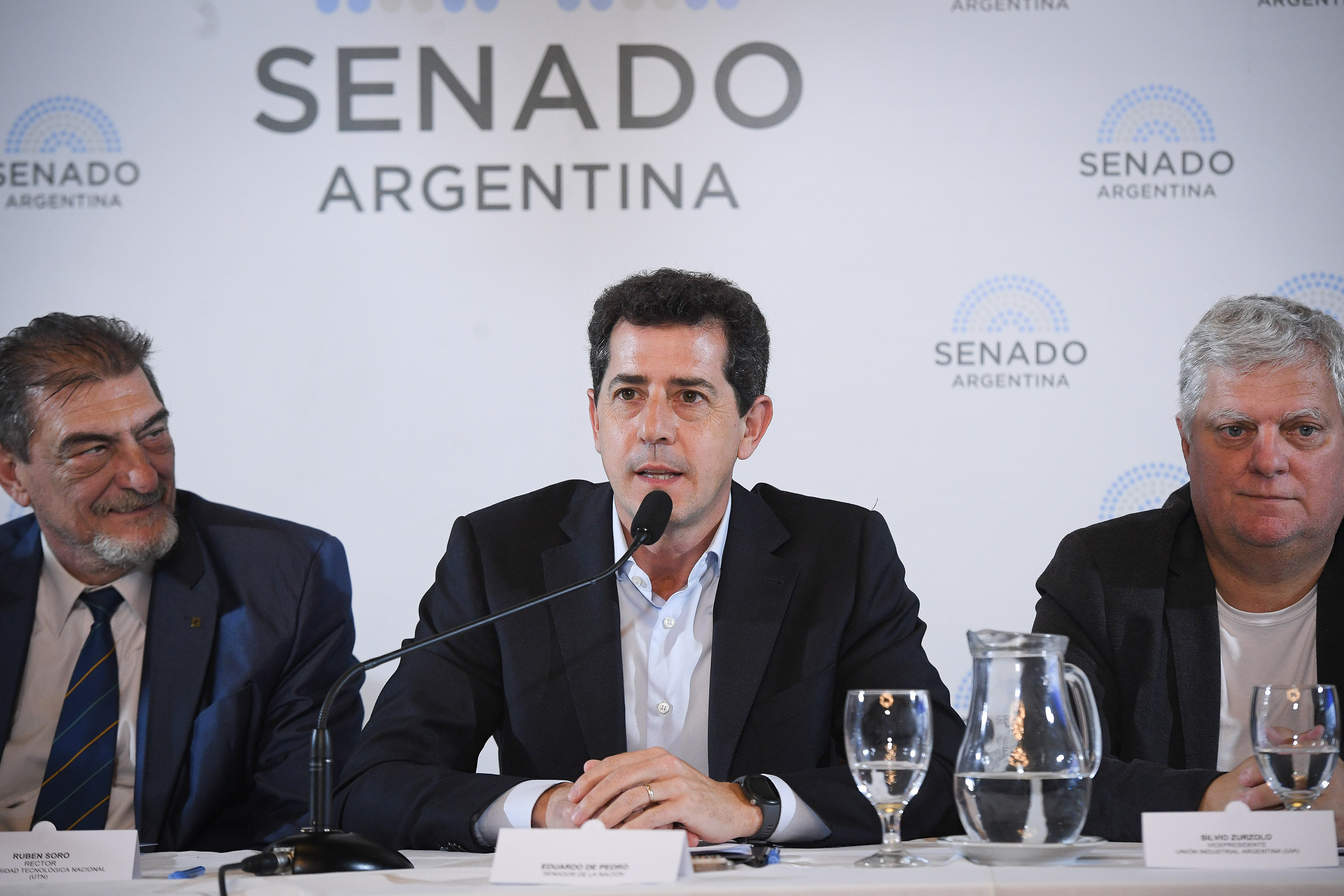 Wado de Pedro: Nunca más a gobiernos que destruyan el trabajo, la industria nacional y la educación argentina