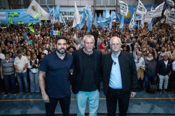 Foto de Taiana en Avellaneda con Ferraresi: "El 26 de octubre vamos a parar a Milei y desde all construir acuerdos para 2027"