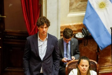 Foto de Martn Lousteau critic la intervencin del Tesoro de EE.UU.: Es raro festejar que te rescaten tres veces mientras te ahogabas