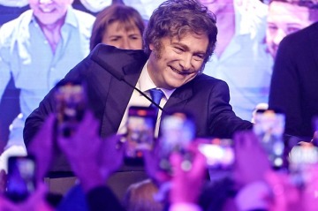Euforia en los mercados tras el triunfo libertario: bonos en alza y fuerte baja del riesgo país
