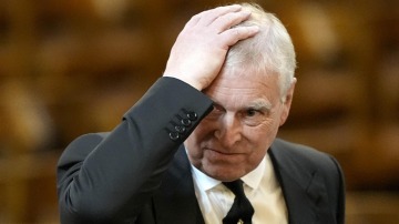 Detuvieron al pr&iacute;ncipe Andr&eacute;s por su v&iacute;nculo con Jeffrey Epstein