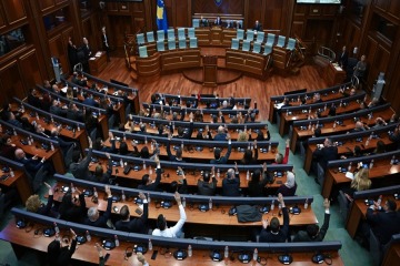 Kosovo disolvi&oacute; su parlamento por tercera vez en 15 meses y el Tribunal Constitucional fren&oacute; las elecciones