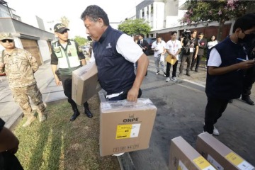 Per&uacute; vot&oacute; entre demoras, fragmentaci&oacute;n y un resultado abierto
