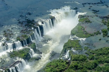 Monedas en Cataratas del Iguaz&uacute;: hallaron 400 kilos en el r&iacute;o