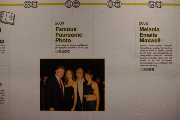 Abren muestra sobre Epstein en Nueva York con referencias a Trump