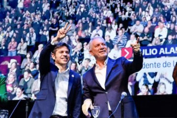 Cristina Libre: tensi&oacute;n en un acto de Axel Kicillof en La Plata