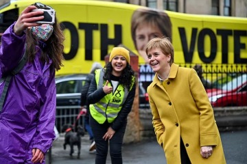 ChatGPT, Gemini y Grok bajo la lupa: un estudio detect&oacute; errores e informaci&oacute;n falsa en elecciones de Escocia