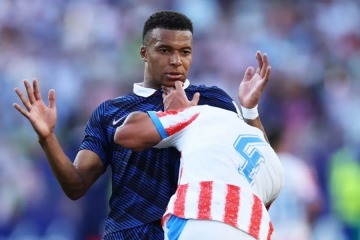 Mbapp&eacute; acus&oacute; de racismo a una senadora paraguaya y el gobierno sali&oacute; a despegarse