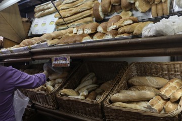 Panaderos advierten que el consumo de pan cay&oacute; hasta un 60% durante el gobierno de Milei