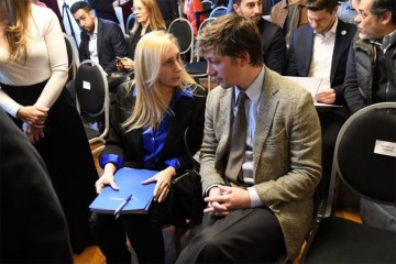Foto de Santiago Caputo gana terreno en el PAMI y vuelve a quedar expuesta la tensión con Karina