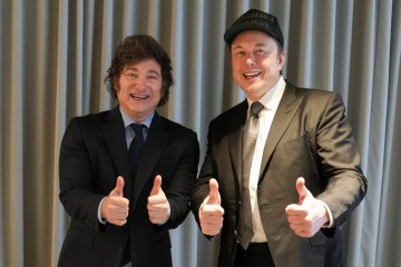 Milei recibe a Tesla y una compa&ntilde;&iacute;a de datos para avanzar con posibles inversiones