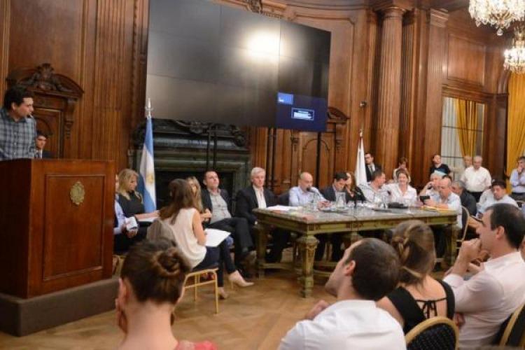 Audiencia pública por la Agencia de Bienes en la Ciudad, en marzo.