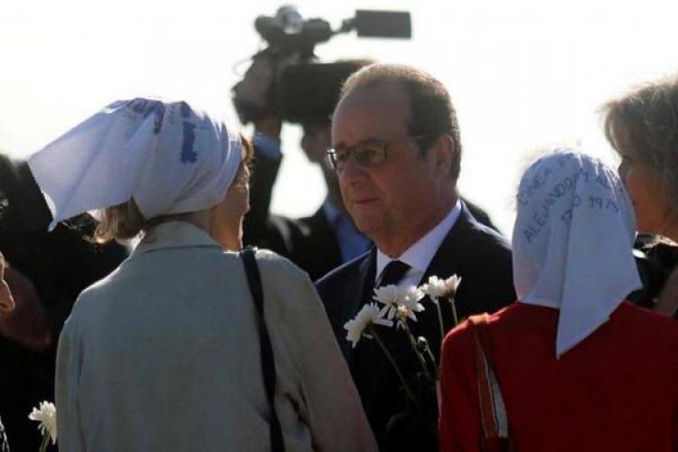Hollande en el Parque de la Memoria, durante su visita al pa&iacute;s en febrero.