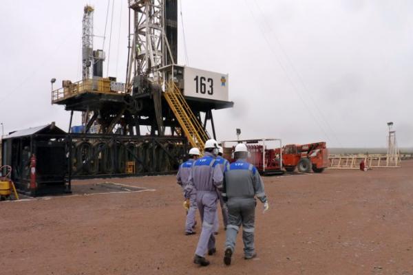 Las petroleras siguen sacando provecho de Vaca Muerta pese a las amenazas de desastre ambiental