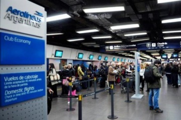 Nuevo paro en Aerol&iacute;neas tensa a&uacute;n m&aacute;s la relaci&oacute;n entre el Gobierno y los trabajadores
