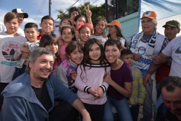 Máximo Kirchner participó de un locro popular en Quilmes junto a Mayra Mendoza