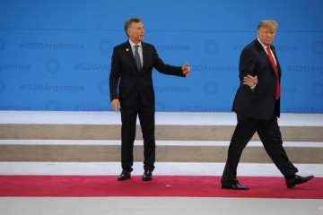 Asesor de Trump confes&oacute; que ayudaron a Macri a endeudarse con el FMI para sostener la reelecci&oacute;n y el ajuste