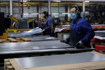 Tras la vuelta a la actividad de casi toda la industria, la econom&iacute;a se recuper&oacute; 7,4% mensual en junio