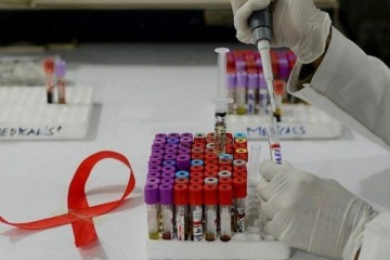 La provincia de Buenos Aires comienza la producción pública de medicación pediátrica para VIH
