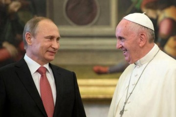 Francisco aseguró que hace lo que puede por la guerra en Ucrania y le pidió un encuentro a Putin
